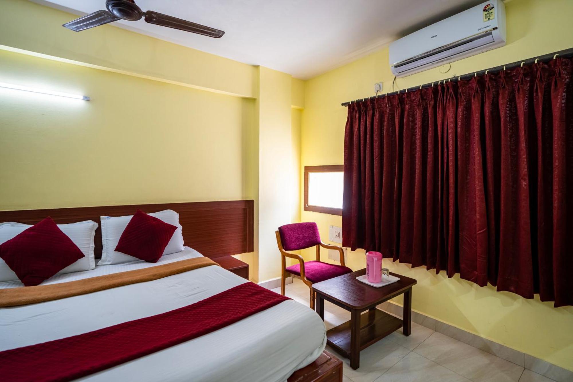 Hotel Vyshak Residency Mysore Bagian luar foto