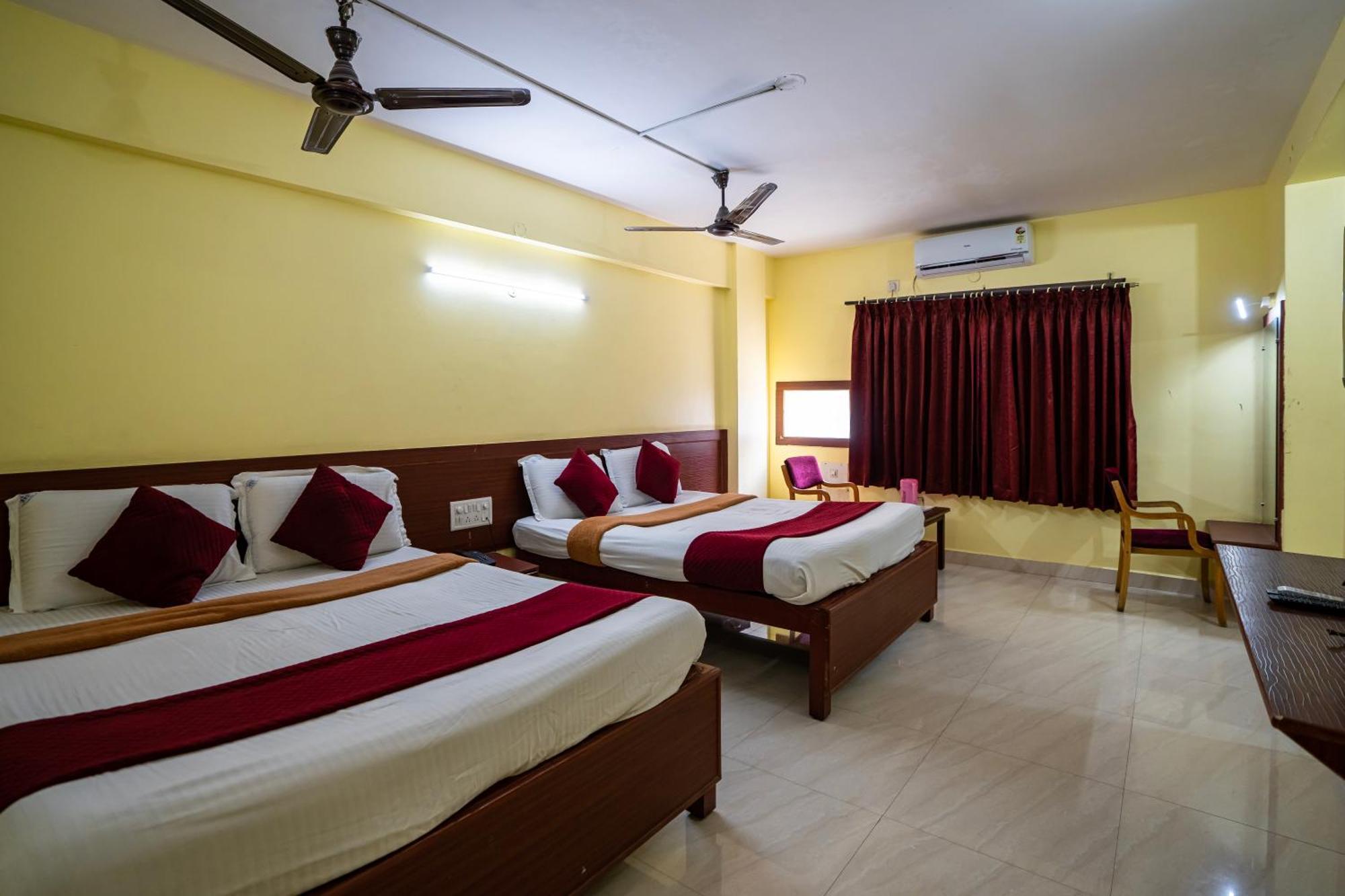 Hotel Vyshak Residency Mysore Bagian luar foto