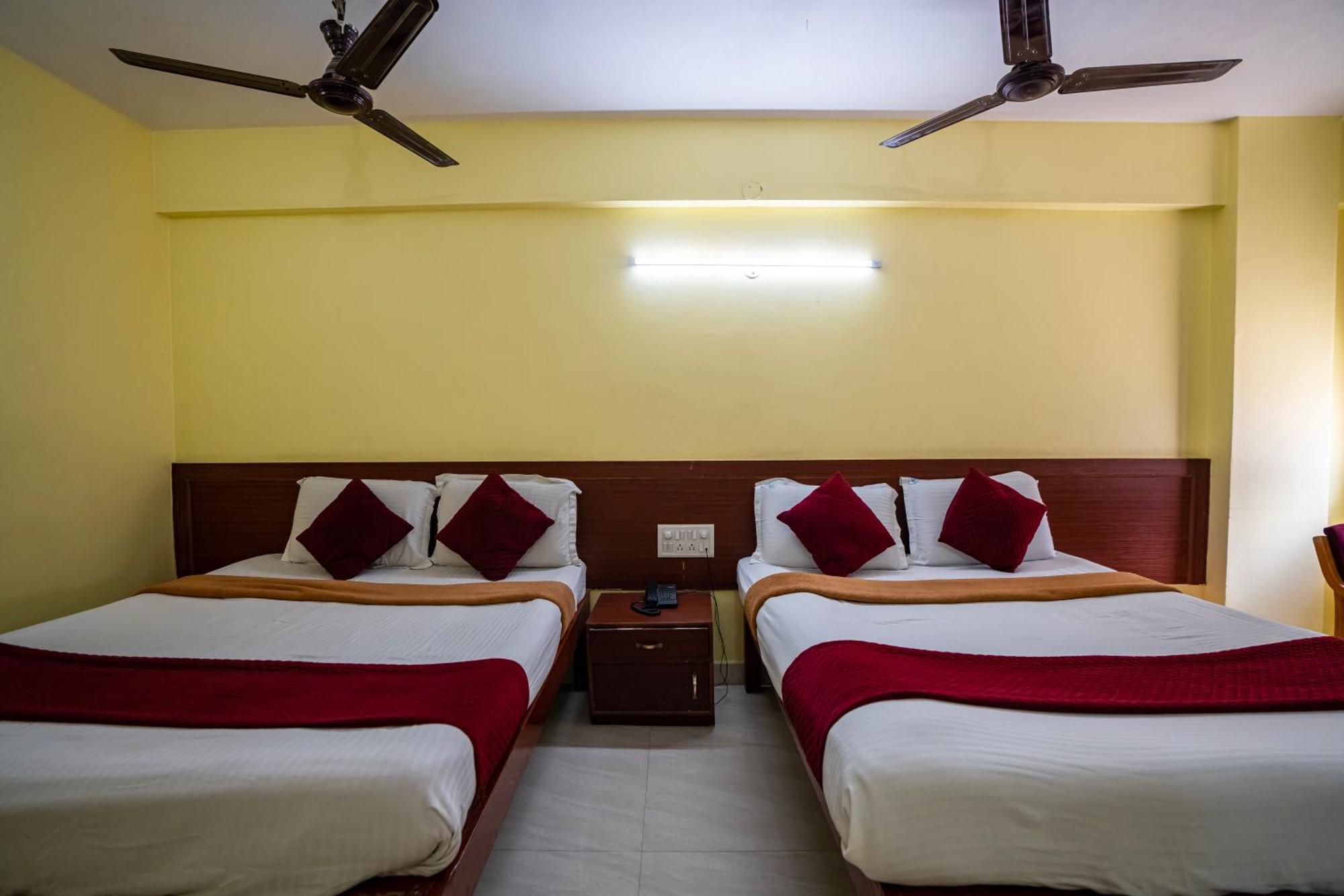 Hotel Vyshak Residency Mysore Bagian luar foto