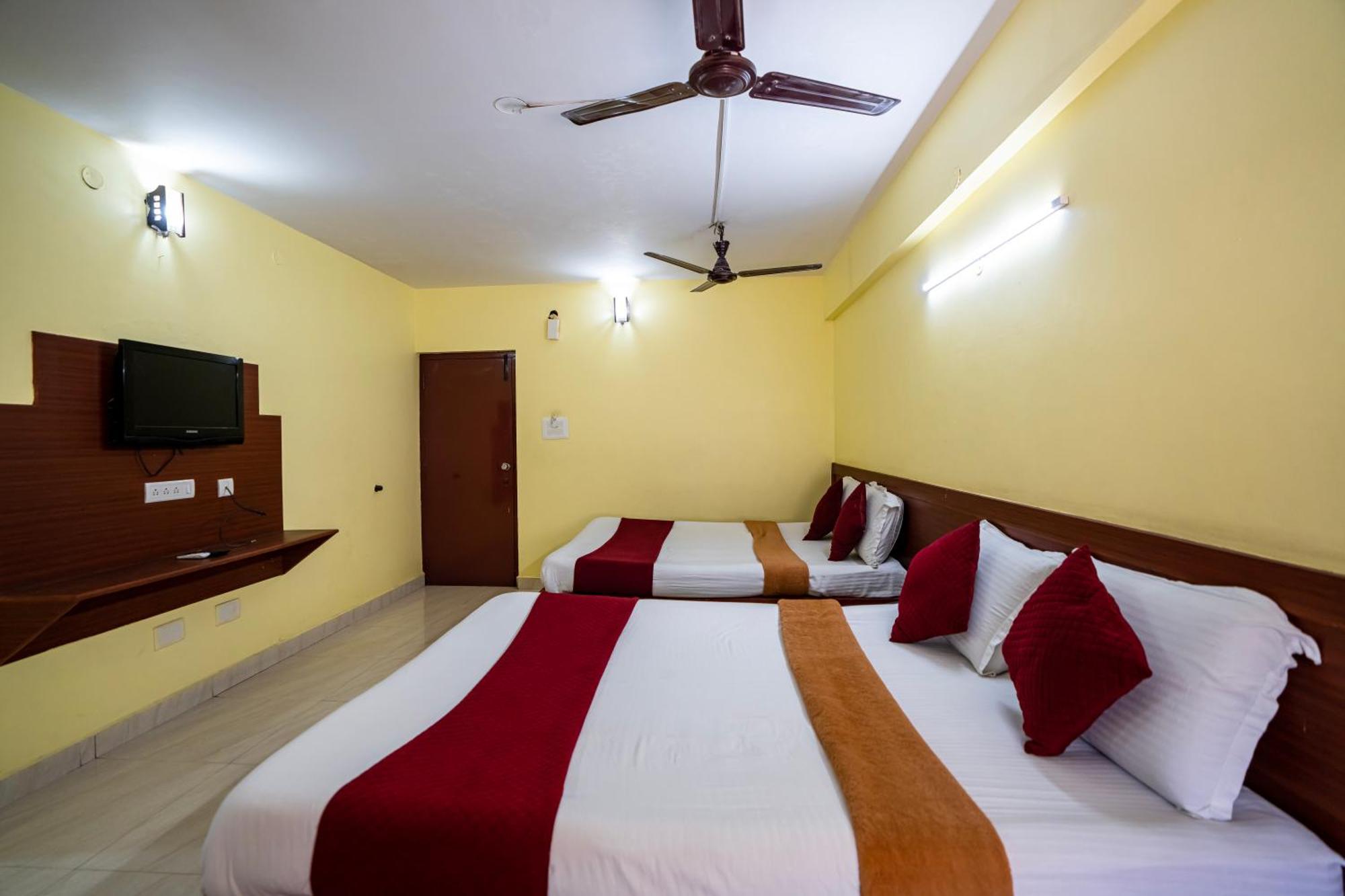 Hotel Vyshak Residency Mysore Bagian luar foto