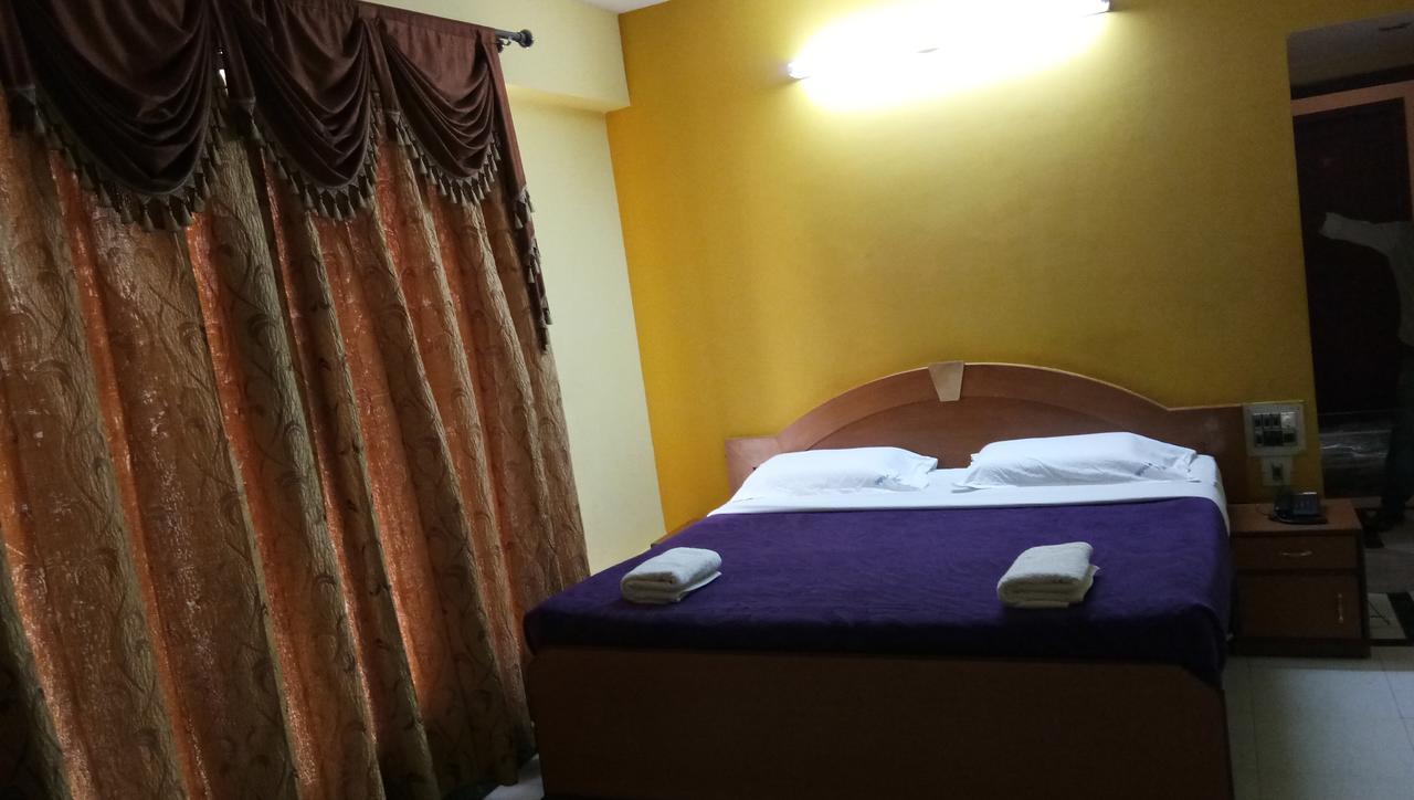 Hotel Vyshak Residency Mysore Bagian luar foto